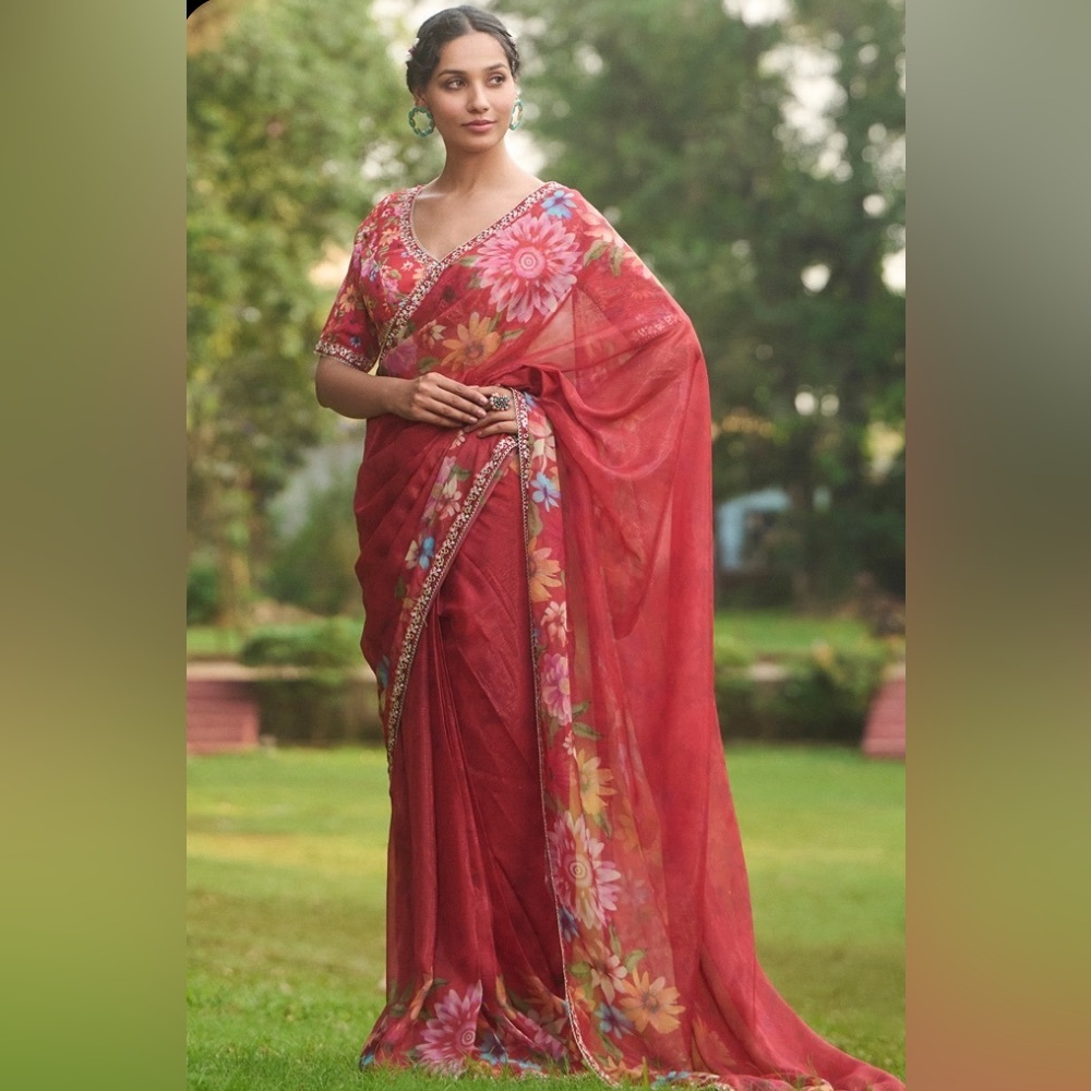 NWT Lashkaraa Elegant Red Floral Saree